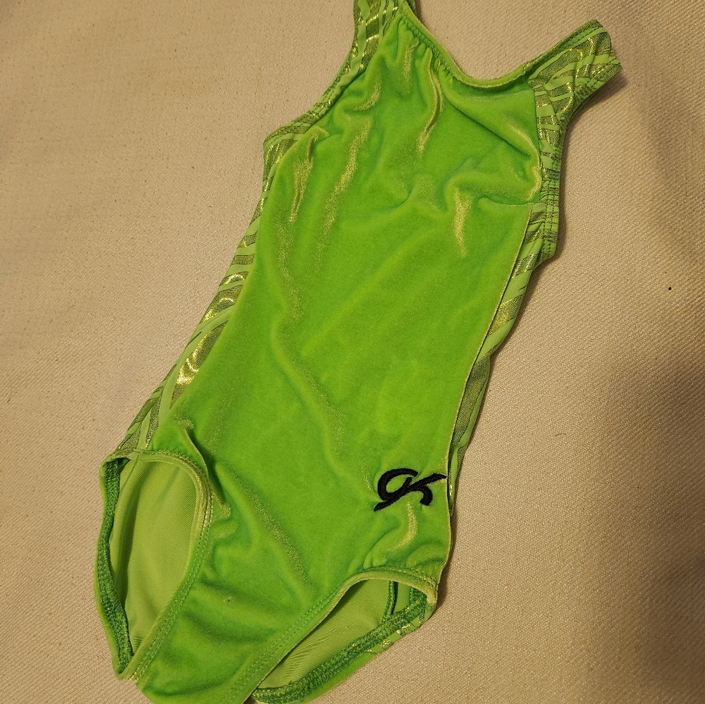 GK Leo size CS